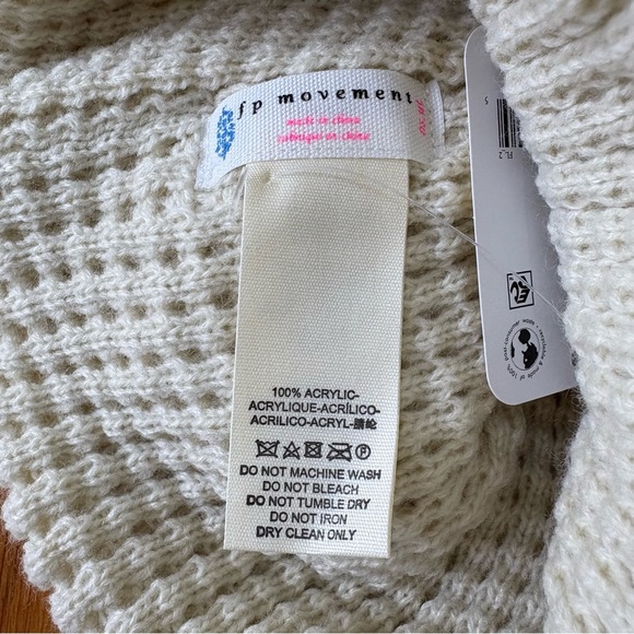 Free People Movement Winter White Cool Down Beanie acrylic hat warm soft cream - Picture 9 of 10